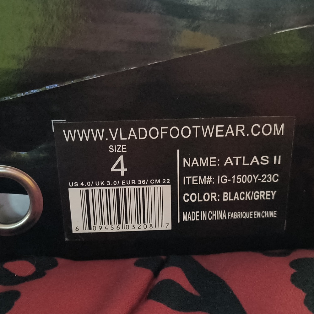 Vlado size 4 black and gray!!!!!